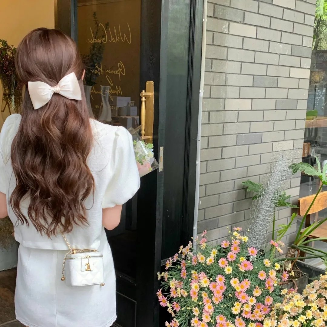 潜伏娇娃 海报
